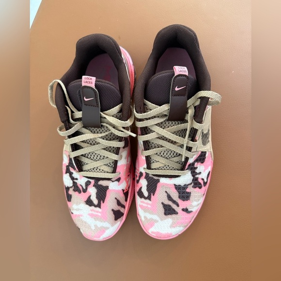 Nike Womens Metcon 8 Trainers Shoes, Hemp/Earth-Sanddrift - Picture 8 of 8